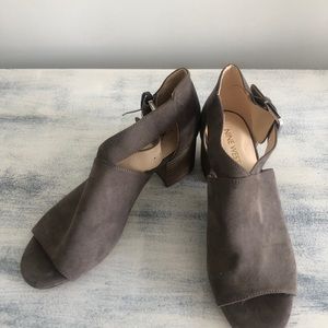 Women’s shoes